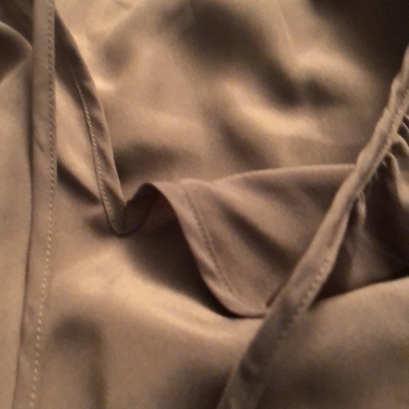 Micheal Kors size Medium brownish green silky top runs large like new - Picture 6 of 11